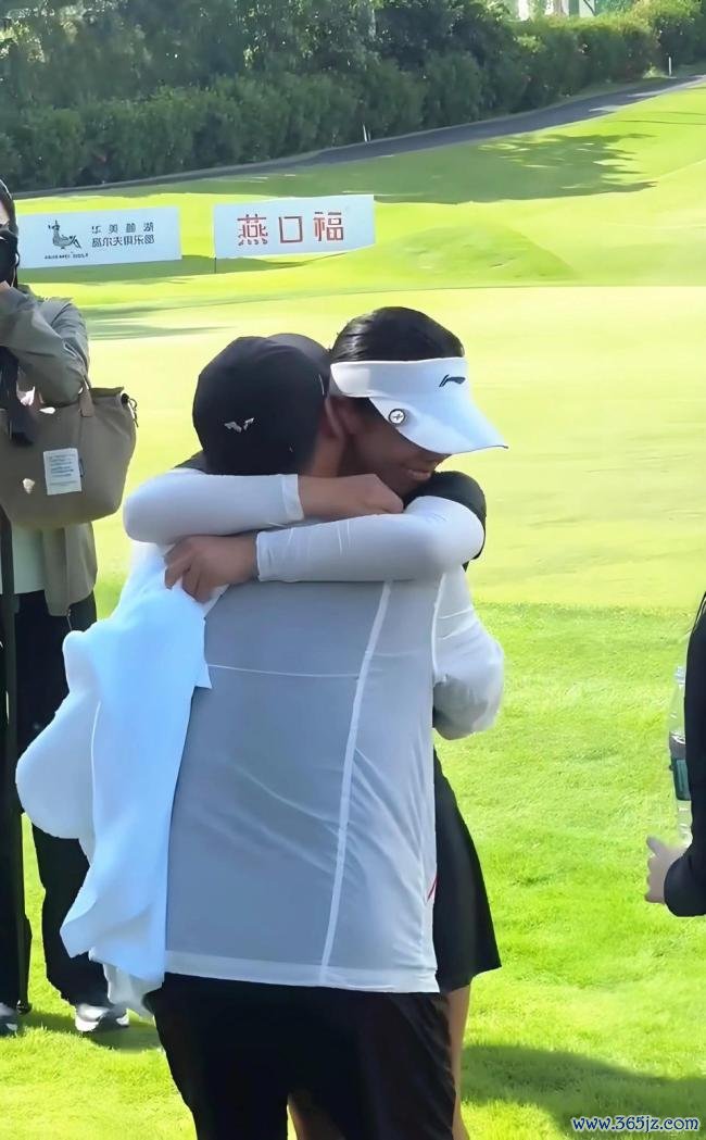刘国梁繁盛地跟男儿刘宇婕拥抱 见证历史技巧